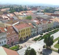 EXKLUZÍVNE: Priestranný 2-izbový byt priamo v centre Prešova – Ideálne - Historické centrum Prešova so starobylými budovami a parkom pozdĺž Hlavnej ulice.