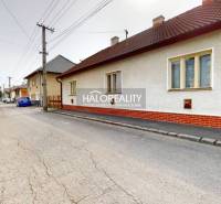 Predaj, rodinný dom Rimavská Sobota, Čerenčianska - ... - Rodinný dom v Rimavskej Sobote na pokojnej ulici s chodníkom.