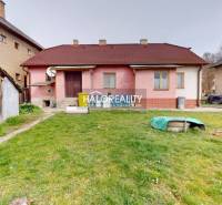 Predaj, rodinný dom Rimavská Sobota, Čerenčianska - ... - Rodinný dom v Rimavskej Sobote s dvorom a prístavbou, vhodný na rekonštrukciu.