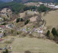 Na predaj pozemok v obci Veľké Pole, okres Žarnovica - Krajina v okolí Veľkého Poľa s rozptýlenou zástavbou, vhodná pre Pozemky - bývanie.