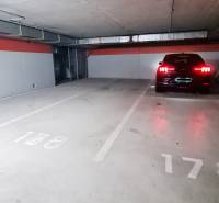 River Park / Luxusný 3-izb. byt s famóznym výhľadom na Dunaj, terasy - Parkovacie miesto v garáži s automobilom, Dvořákovo nábrežie, Bratislava - Staré Mesto.