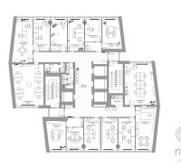 PRENÁJOM exkluzívnych priestorov 318 m2 TECHNOPOL, Kutlíkova ul. - Pôdorys obchodných priestorov ukazuje kancelárie, kuchynku a sociálne zariadenia.