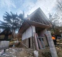 RO Domaša Zajačia Debra - Chata pri vode! - Chata na Zajačej debre v Holčíkovciach obklopená lesmi, vo fáze výstavby.