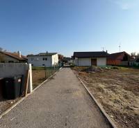 REZERVOVANÉ - PREDAJ - Stavebný pozemok v obci Horná Kráľová - Záhradná ulička vedúca k domom v Horná Kráľová, určené na Pozemky - komerčné.