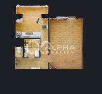 Prenájom 1 izbový byt s loggiou, centrum, Spišská Nová Ves - Pôdorys 1-izbového bytu s podlahou s dreveným dekorom a zariadenými miestnosťami.