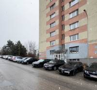 PREDAJ, 3 izbový dizajnový byt na Lidickom námestí, Košice - Furča - Bytový dom na Lidickom námestí, Košice - mestská časť Dargovských hrdinov, s parkoviskom.