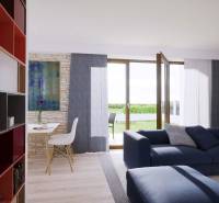 Krásny 4 izbový RD bungalov 101,65 m2 na pozemku 531 m2, Senec - Obývacia izba v rodinnom dome s podlahou s dreveným dekorom, modrou sedačkou a presklenými dverami.