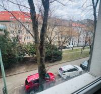 Tichý 2i byt v TOP Lokalite Nív | Trenčianska, BA - Výhľad z 2-izbového bytu na Trenčianskej ulici, Bratislava - Ružinov.