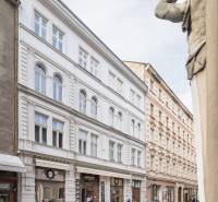 PANSKÁ 6 I Exkluzívny 4 izbový byt v historickom centre Bratislavy  - Budova na Panskej ulici v Bratislave - Starom Meste s aktívnym pouličným životom.
