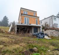 ATRAKTÍVNA MODERNÁ 5 IZB.ROZOSTAVANÁ VILA na KOLIBE - Rodinný dom vo výstavbe na Sudovej ulici v Bratislave - Kramáre.