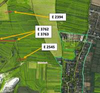 Ludrová – 4.170 m2 ORNÁ PÔDA 1/1  - Mapa poľnohospodárskych a lesných pozemkov v Ludrovej so zvýraznenými parcelami.