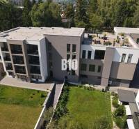 Posledný voľný APARTMÁN na kľúč - Rajecké Teplice - Bytový komplex na ulici M. R. Štefánika v Rajeckých Tepliciach obklopený zeleňou.