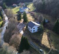 Rodinné sídlo s pozemokom 7919m2 | Jedľové Kostoľany - Rodinný dom v Jedľových Kostoľanoch na ulici Jedľové Kostoľany obklopený prírodou a zeleňou.
