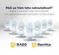 Rodinné sídlo s pozemokom 7919m2 | Jedľové Kostoľany - Reklamný banner s oceneniami realitnej kancelárie RADO Reality Group.
