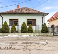 Na predaj zrekonštr.4-izb. rodinný dom, Čečínska Potôň - Rodinný dom na Čečínskej Potôni v Orechovej Potôni s oplotením a záhradou.