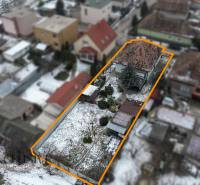 Na predaj zrekonštr.4-izb. rodinný dom, Čečínska Potôň - Rodinný dom so záhradou na Čečínskej Potôni v Orechovej Potôni počas zimy.