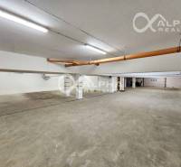 PRENÁJOM 2i apartmán s terasou, parkovaním, Veľká Lomnica - Parkovacie miesta v podzemnej garáži pre 2-izbový byt.