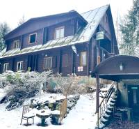 I Investičná príležitosť – Hotel v Modre - Drevený penzión obklopený snehom na Piesku v Modre, Hotely a penzióny v prírode.