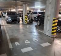 3-izb. byt, Nevädzová ul., Ružinov, Retro - Podzemné parkovisko s parkovacími miestami a stĺpmi, 3-izbový byt, Bratislava - Ružinov, Nevädzová.