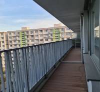 3-izb. byt, Nevädzová ul., Ružinov, Retro - Balkón v 3-izbovom byte na Nevädzovej ulici v Bratislave - Ružinove.