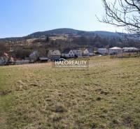Predaj, krásny pozemok pre rodinný dom 1068 m2 Papra... - Pozemky - bývanie v Papradne s výhľadom na kopce a okolitú prírodu.