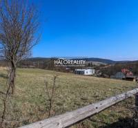 Predaj, krásny pozemok pre rodinný dom 1068 m2 Papra... - Pozemky - bývanie v Papradne s výhľadom na okolitú krajinu a prírodu.