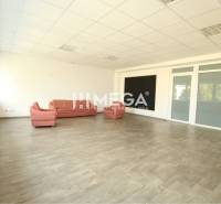 NA PRENÁJOM kancelária na námestí v 