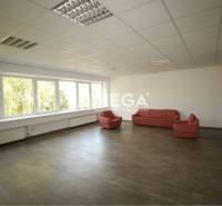 NA PRENÁJOM kancelária na námestí v 