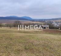 ZNÍŽENIE CENY-PREDAJ VEĽKÉHO POZEMKU (7.048 m2) v  obci Tovarnianska P - Krajina Tovarnianskej Polianky s pozemkami na bývanie, obklopená prírodou a kopcami.