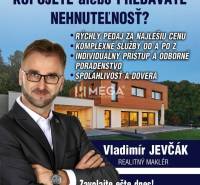 NA PREDAJ  Zabehnutá prevádzka v obci Kamenica nad Cirochou - Reklamný plagát realitnej kancelárie so službami, kontaktmi a fotografiou makléra.