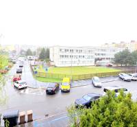 MODERNÝ 3i byt, 3 X SAMOSTATNÁ IZBA, LOGGIA, Prokofievova ulica - Pohľad na parkovisko a okolie na Prokofievovej ulici v Bratislave - Petržalke.