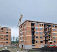 Úžasné 2 a 3 - izbové byty v obytnom parku KISERDŐ LAKÓPARK - Stavebný projekt 2-izbových bytov v Dunajskej Strede z ulice neuvedené, s dvomi rozostavanými budovami.