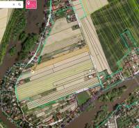 ☎️ 0918197701-IBA U NÁS !!  Na predaj investičný pozemok na výstavbu 1 - Letecký pohľad na pozemky a rieku v regióne Jahodnej, Zvláštne nehnuteľnosti.