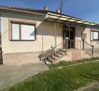 ☎️0918197701 Rodinný dom s veľkým potenciálom v obci Dolný Štál – ideá - Rodinný dom v Dolnom Štále s terasou a záhradou.