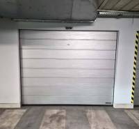 ☎️  0918/197 701  Na prenájom garáž s automatickou bránou  pre jedno o - Garážová brána s označením G08 s betónovou podlahou.