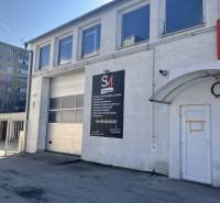 0911 234 656 Prenájom skladový priestor v centre mesta + vlastné parko - Budova v Dunajskej Strede, Sklady a haly s reklamnou tabuľou na stene.