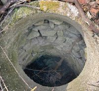 Pozemok v Modre s výmerou až 58.977 m2 - Kamenná studňa na pozemkoch - bývanie na Dolnej ulici v Modre.