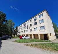 NA PRENÁJOM 1 IZBOVÝ TEHLOVÝ BYT, 34 M2, KOŠICE - ŠACA - Bytový dom na Železiarenskej ulici v Košiciach, mestská časť Šaca, s parkovaním.