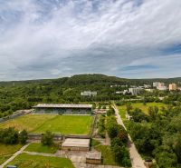 BA IV-Prenájom moderného zariadeného 1i bytu v novostavbe Čerešne - Výhľad na štadión a zeleň z nadmorskej výšky v Bratislave - Dúbravke, Polianky.