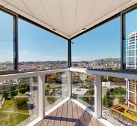 RIVERS | Exkluzívny byt s panoramatický výhľadom a parkovaním - Výhľad z balkóna 4-izbového bytu v Bratislave na Landererovej ulici.