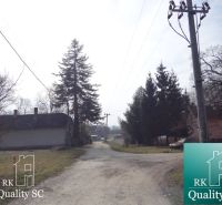 NOVÁ CENÁ !! GABČÍKOVO - NA PREDAJ rekreačný a lesný pozemok v panensk - Vidiecka cesta v lokalite Starý prístav Gabčíkovo, obklopená drevenou architektúrou a zeleňou. Pozemky - bývanie.