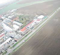 SENEC - NA PREDAJ stavebný pozemok pre šport a rekreáciu aj pre develo - Letecký pohľad na priemyselnú oblasť v Senci blízko Slnečných jazier SEVER.