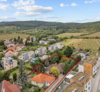 5 IZB.ROD.DOM S UNIKÁTNYM POZEMKOM - JURSKÁ, NOVÉ MESTO - Rodinný dom na Jurskej ulici v Bratislave - Novom Meste, blízko zelenej prírody.