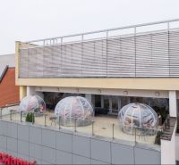 ODSTÚPENIE ZABEHNUTEJ KAVIARNE V CENTRE TRNAVY – TROJIČNÉ NÁMESTIE - Gastro priestory na streche Obchodného domu v Trnave na Trojičnom námestí.