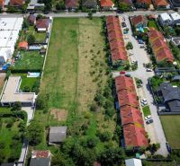 Stavebný pozemok pre developerov | 4205 m² | Miloslavov - Letecký pohľad na Developerské pozemky na Slnečnej ulici v Miloslavove.
