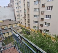 3 izbový byt v Starom Meste - Výhľad z balkóna v Bratislave - Starom Meste, ulica Grösslingova, 3-izbový byt.