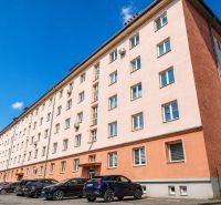 Na predaj 3 izbový tehlový byt v Košiciach pri Auparku, ulica Krivá - Exteriér bytového domu na ulici Krivá v Košiciach, mestská časť Juh.