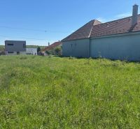 LUKRATÍVNY SP V BUDMERICIACH NA VÝSTAVBU RD ALEBO  BYT.DOMOV - 4459 m2 - Pozemky - bývanie v Budmericiach na J.Rašu, s trávnatým povrchom a priľahlou zástavbou.