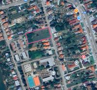 LUKRATÍVNY SP V BUDMERICIACH NA VÝSTAVBU RD ALEBO  BYT.DOMOV - 4459 m2 - Letecký pohľad na pozemky pre bývanie na ulici J. Rašu v Budmericiach.