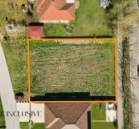 Na predaj 1046 m² stavebný pozemok, Malé Dvorníky - Letecký pohľad na pozemok na predaj v Malých Dvorníkoch.